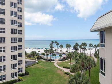 Siesta key Beach, Vacation Condo Upscale Furnishings.